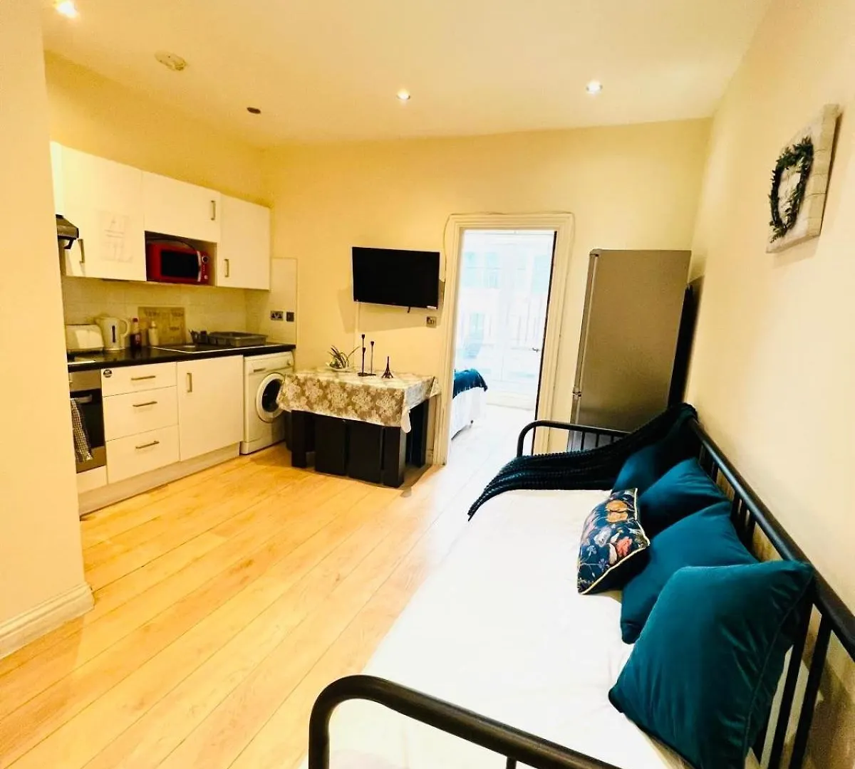 Apartment Comfortable One Bedroom Flat In London